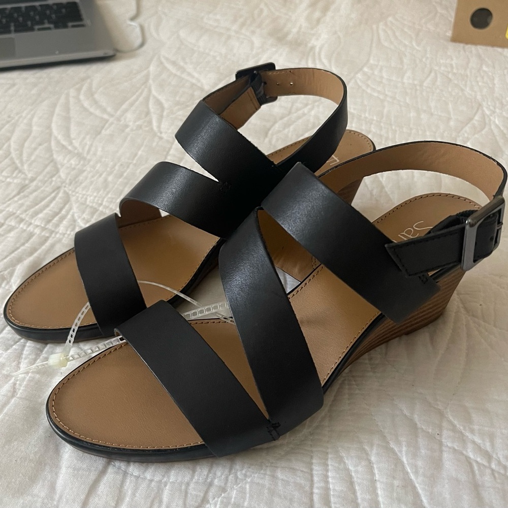 Stylish Black Wedged Sandal